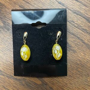Elegant Yellow Floral vintage Earrings